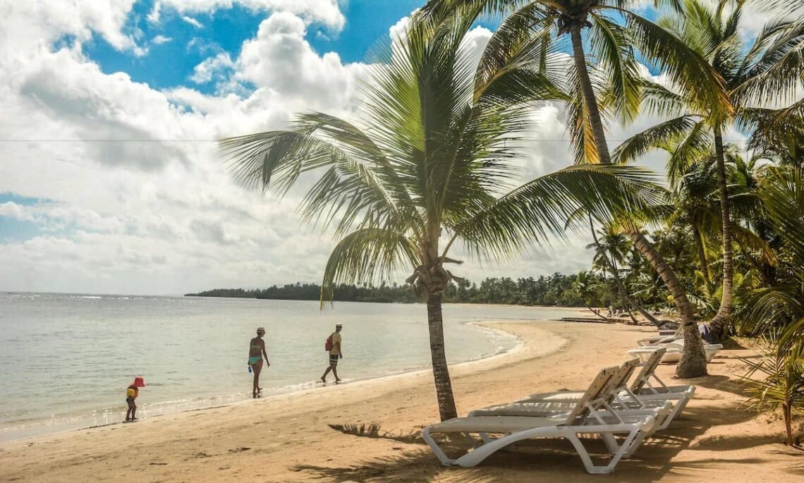 El Portillo ResidencesSamana Carretera El Limón, Las Terrenas Samaná 809-540-4201 salesmanager@hms.do http://www.elportillocondoresidences.com