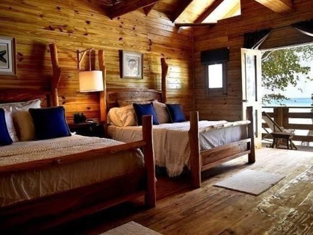 Prolongacion Bella Vista, Paraíso 81000, Dominican RepublicBarahona Ave. Mirador Ecológico esq. Arzobispo Nouel, 51000 Santa Cruz de Barahona Barahona +1-809-243-1405 seabreezevillas@yahoo.com